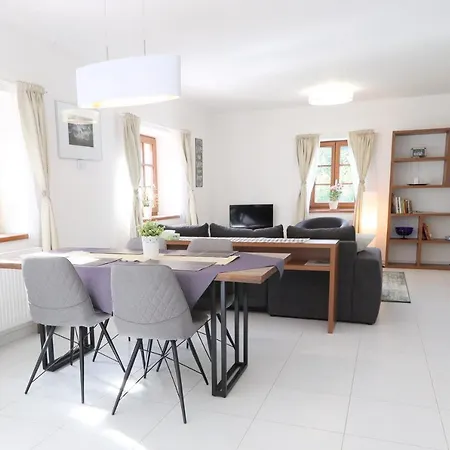 Daisy Posazavi - Rekreacni Blizko Prahy بيت للعطل